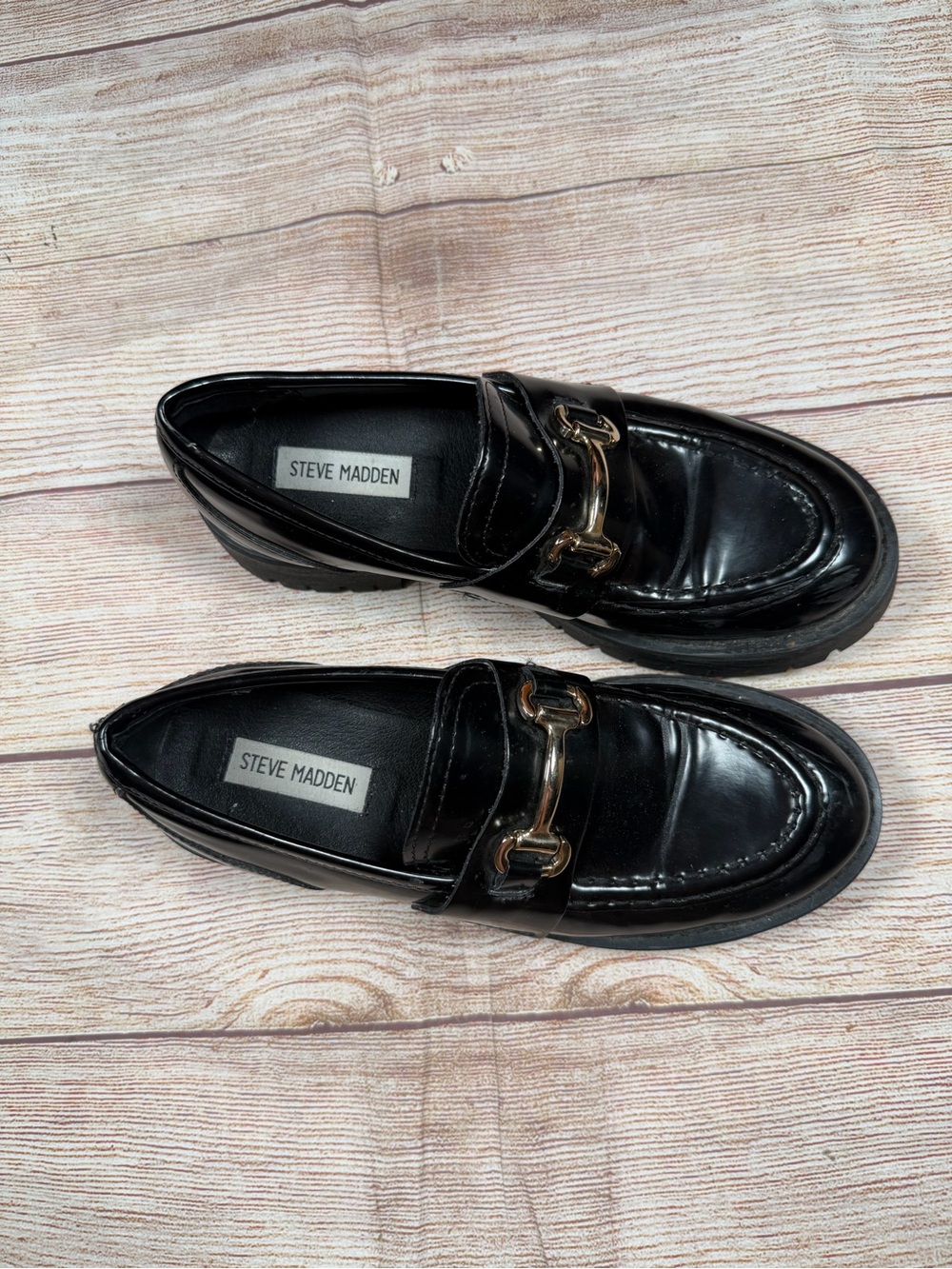 Steve Madden Lando Black Leather Lug-Sole Loafers with Gold Bit Preppy Old Money - Picture 2 of 8